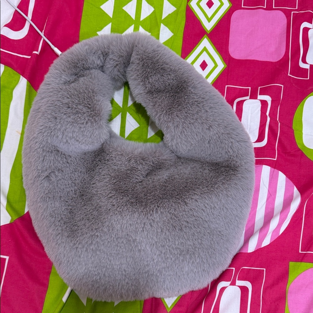 ROAM Kids' Soft Gray Furry Bag